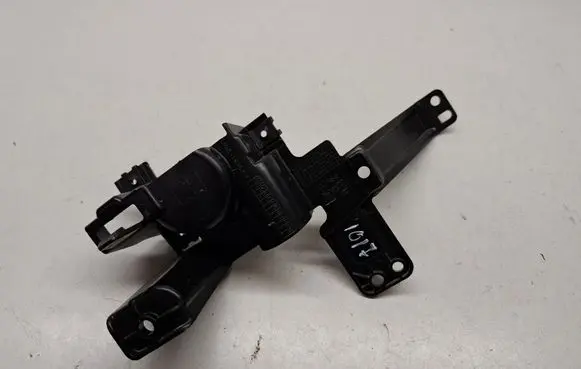 Ford S-MAX Front bumper mounting bracket 2455856 LM2B15267A