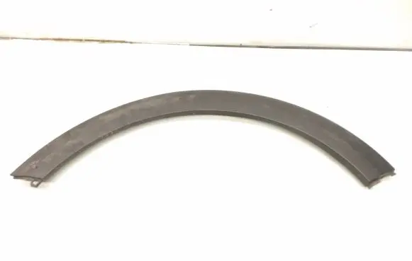 Rear fender molding trim