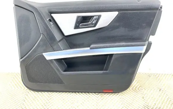 Mercedes-Benz GLK (X204) Front door card panel trim