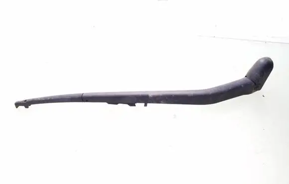 Rear wiper blade arm