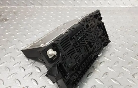 Mercedes-Benz E W211 Fuse module A2115453801 2115453801