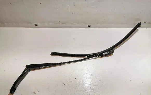 Volvo V60 Front wiper blade arm 30753504