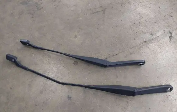 Ford Fiesta Front wiper blade arm 8a6117526bb 8a6117526ab