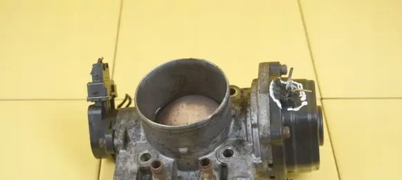 Mitsubishi Pajero Throttle body valve 6G74