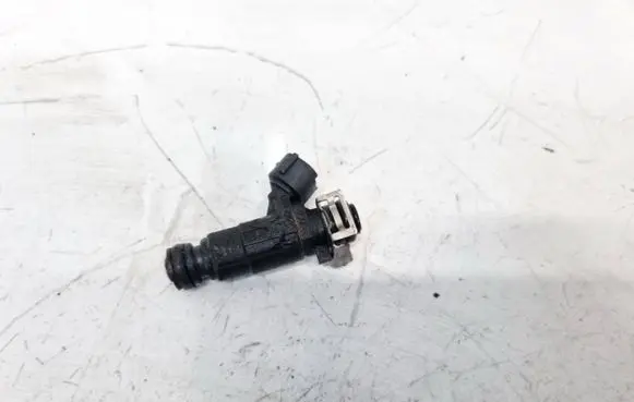 Audi A8 S8 D3 4E Fuel injector 0280156180