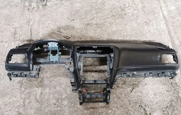 Subaru Outback (BS) Dashboard