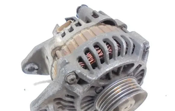 Mitsubishi Colt Generator/alternator MD325696