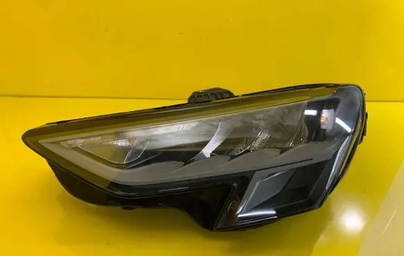 Audi A3 8Y Headlight/headlamp 8Y0941011