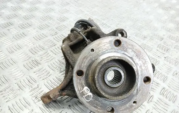Peugeot 2008 I Front wheel hub spindle knuckle