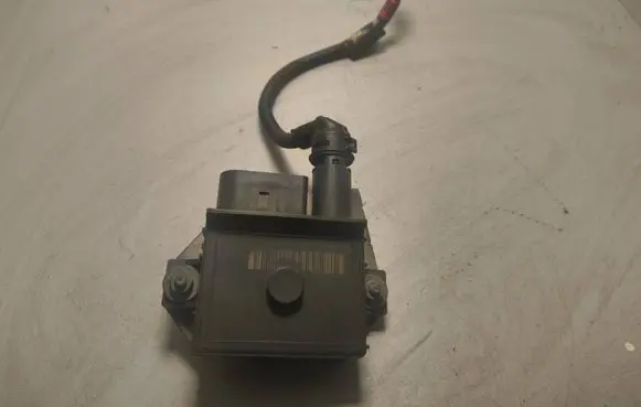 BMW 1 E82 E88 Glow plug pre-heat relay 779800007 0005088577 022120102