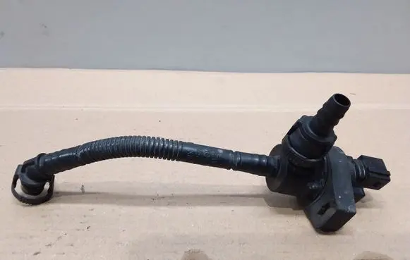 BMW 3 E90 E91 Vacuum valve 7512581