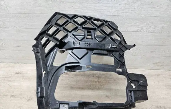 Volkswagen Multivan T6 Front bumper mounting bracket 7LA807178C