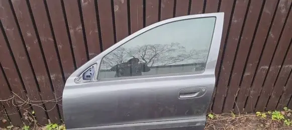 Volvo V70 Front door