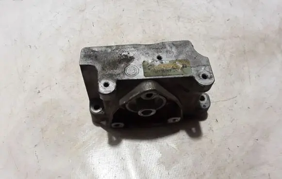 Dodge Durango Gearbox mounting bracket 68275992AA