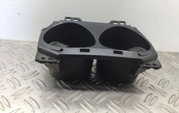 Cup holder front