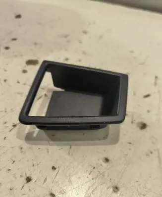 Mercedes-Benz E W212 Rear seat side top trim A2129230000 82753046 0821220001