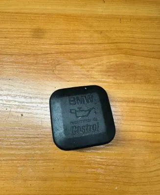 BMW 5 E39 Oil filler cap 7509328 PA33GF30
