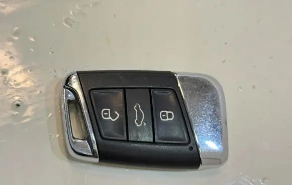 Skoda Superb B8 (3V) Ignition key/card 3V0959752L