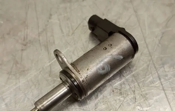 Audi A4 S4 B7 8E 8H Camshaft vanos timing valve 06H103697A 09062500379B