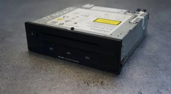 Audi TT TTS RS Mk3 8S Navigation unit CD/DVD player 8S0035021A 8S0035021