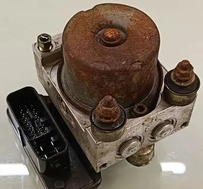 Mazda 626 ABS control unit/module 