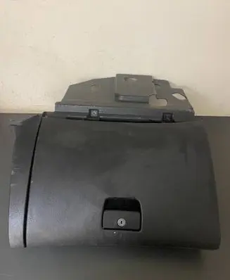 Chevrolet Cruze Glove box 96985561