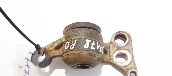 Rover 45 Front wishbone bush w176607 w17660-7
