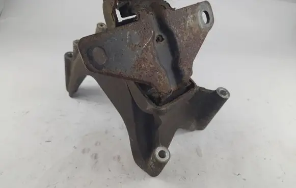 Volkswagen Amarok Engine mounting bracket 03l199308