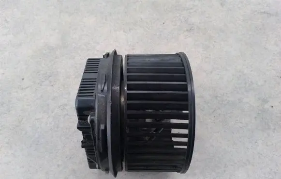 Volvo V50 Heater fan/blower 502725-2471