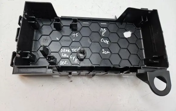 Mercedes-Benz E W238 Fuse box cover A2135400200