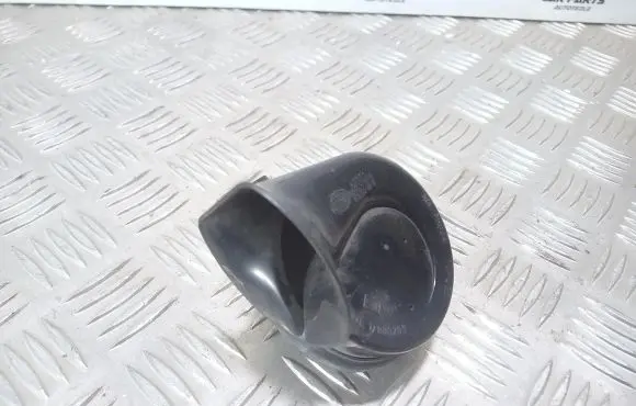 Audi A4 S4 B6 8E 8H Horn signal 8E0951223