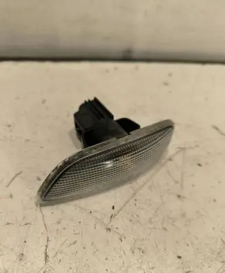 Volvo V70 Front fender indicator light 149144