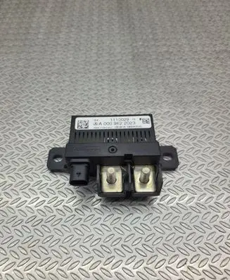 Mercedes-Benz Vito Viano W447 Charging relay A0009822023