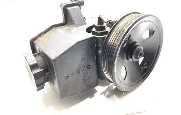 Mercedes-Benz C AMG W203 Power steering pump 0024668301
