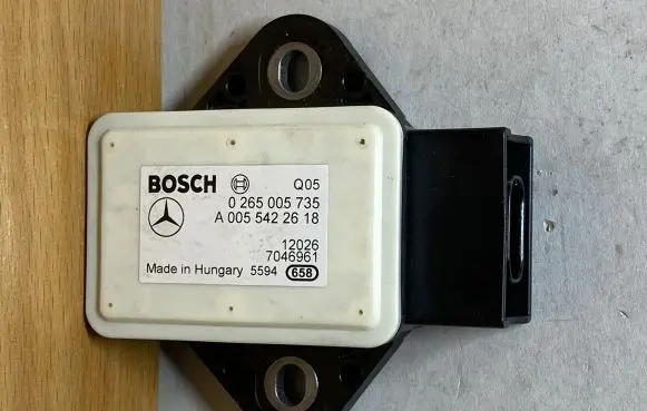 Mercedes-Benz E W212 ESP acceleration yaw rate sensor 0265005735 A0055422618