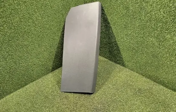(B) pillar trim (bottom)