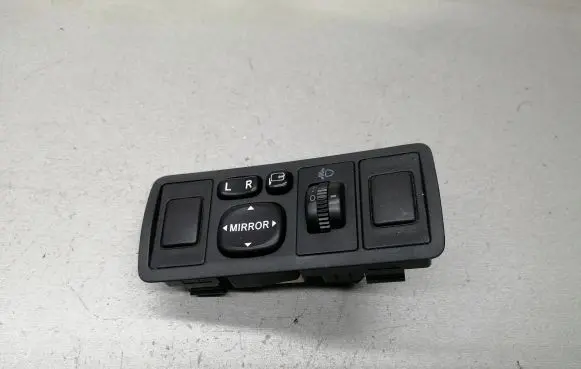 Toyota Avensis T250 Wing mirror switch 8415205051 183575