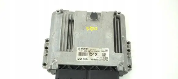 Hyundai i40 Engine control unit/module ECU 0281032997