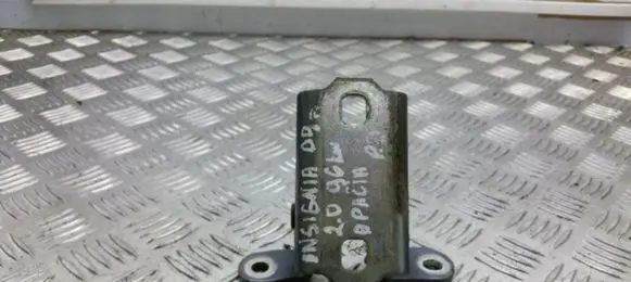 Opel Insignia A Front door lower hinge A046574