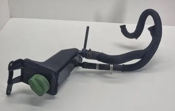 Audi A4 S4 B6 8E 8H Power steering fluid tank/reservoir 8E0422373