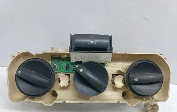 Toyota Corolla E120 E130 Climate control unit 69690005 5590002141 1050310