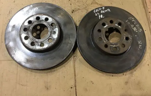 Volkswagen Golf V Front brake disc