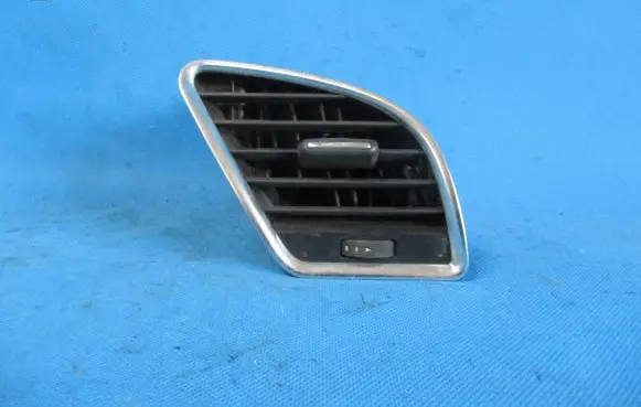 Audi A5 8T 8F Dashboard side air vent grill/cover trim 8T1820902B