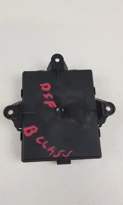 Mercedes-Benz B W245 Door control unit/module A1698208426 05072354