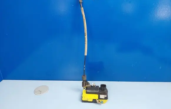 Volvo S60 Front door lock 30699747 9485042B