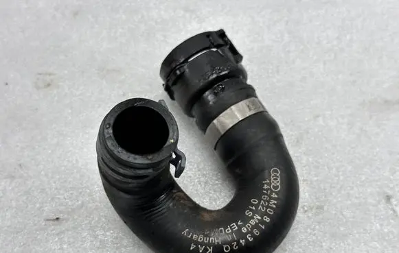 Audi Q7 4M Engine coolant pipe/hose 4M0819342 4M0819342Q