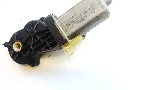 Mercedes-Benz E W211 Seat adjustment motor 0390203213 82064808-4