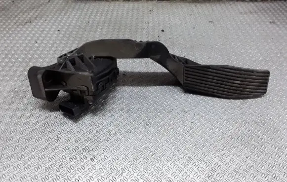 Opel Zafira B Accelerator throttle pedal 9202341BT