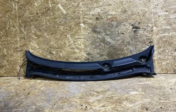 Nissan Qashqai Windshield trim 66862JD900