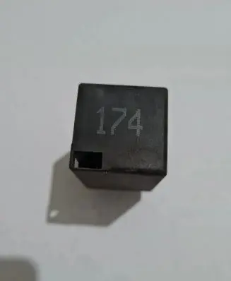 Volkswagen Golf III Other relay 1H0955529 72HV603